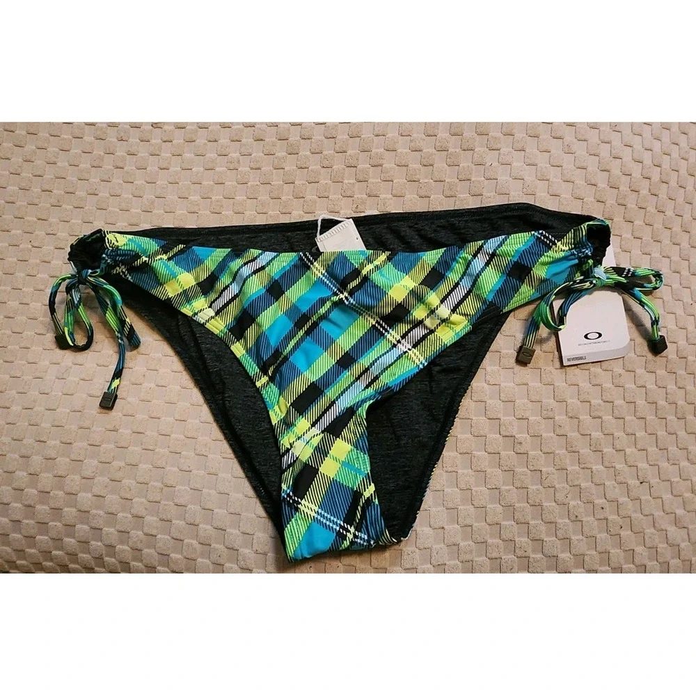 Bikini  Swimsuit Bottoms Reversible Women's By Oakley NWT Size XL